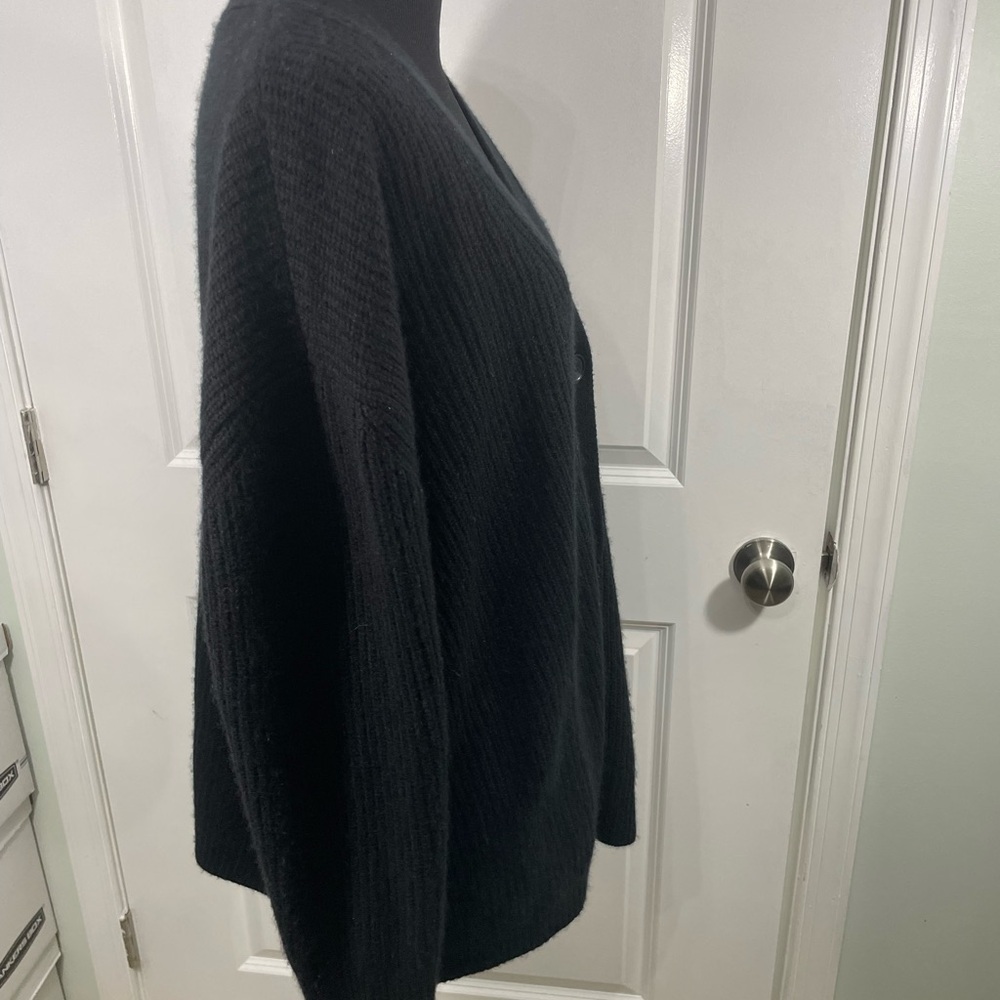 Quince Classic Black Women's Cardigan Sweater Size Small CB-114 - Picture 4 of 6